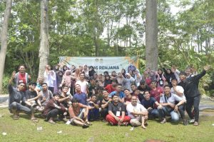 Sambil Nikmati Nuansa Alam Jonggol, Remaja LDII Tangerang Selatan Bermain Sambil Ta'aruf.