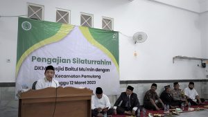 Sekretasis Umum MUI Kecamatan Pamulang H. Aep Saepudin S.Ag sedang memberikan tausiyah di Masjid Baitul Mu’min, Kelurahan Pamulang Barat, Minggu (12/03). Foto:Diego