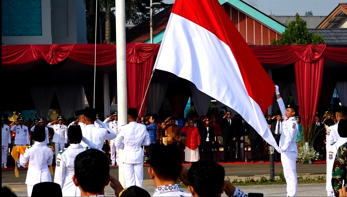 Warga LDII Hadiri Upacara Bendera di Alun-alun Pamulang