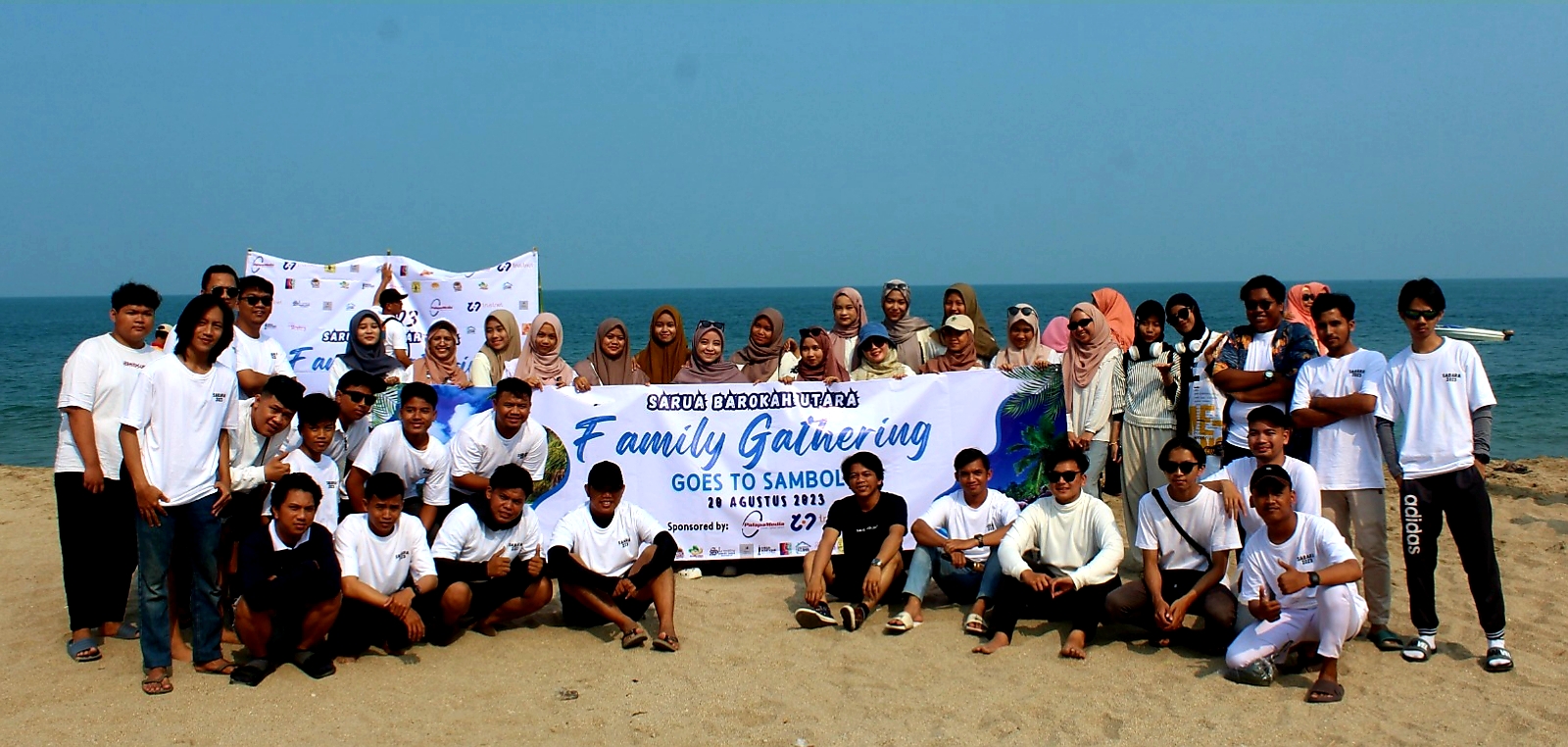 Warga LDII Serua Tangsel Rayakan Kegembiraan di Pantai Sambolo