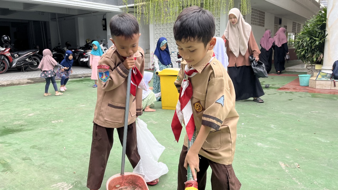 Sambut Ramadhan SAKO SPN Kerja Bakti Lingkungan Masjid