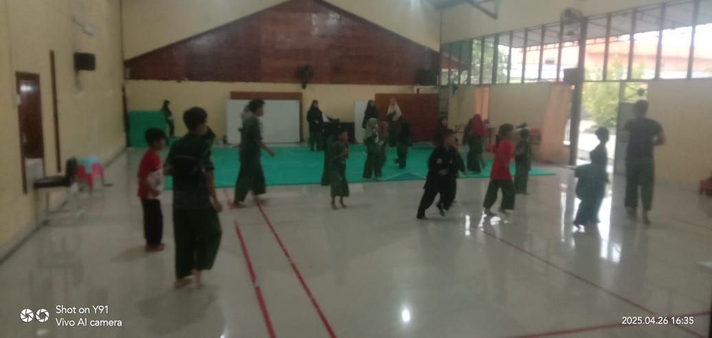 Pesilat Persinas ASAD Mimika Kembali Gelar Latihan Rutin