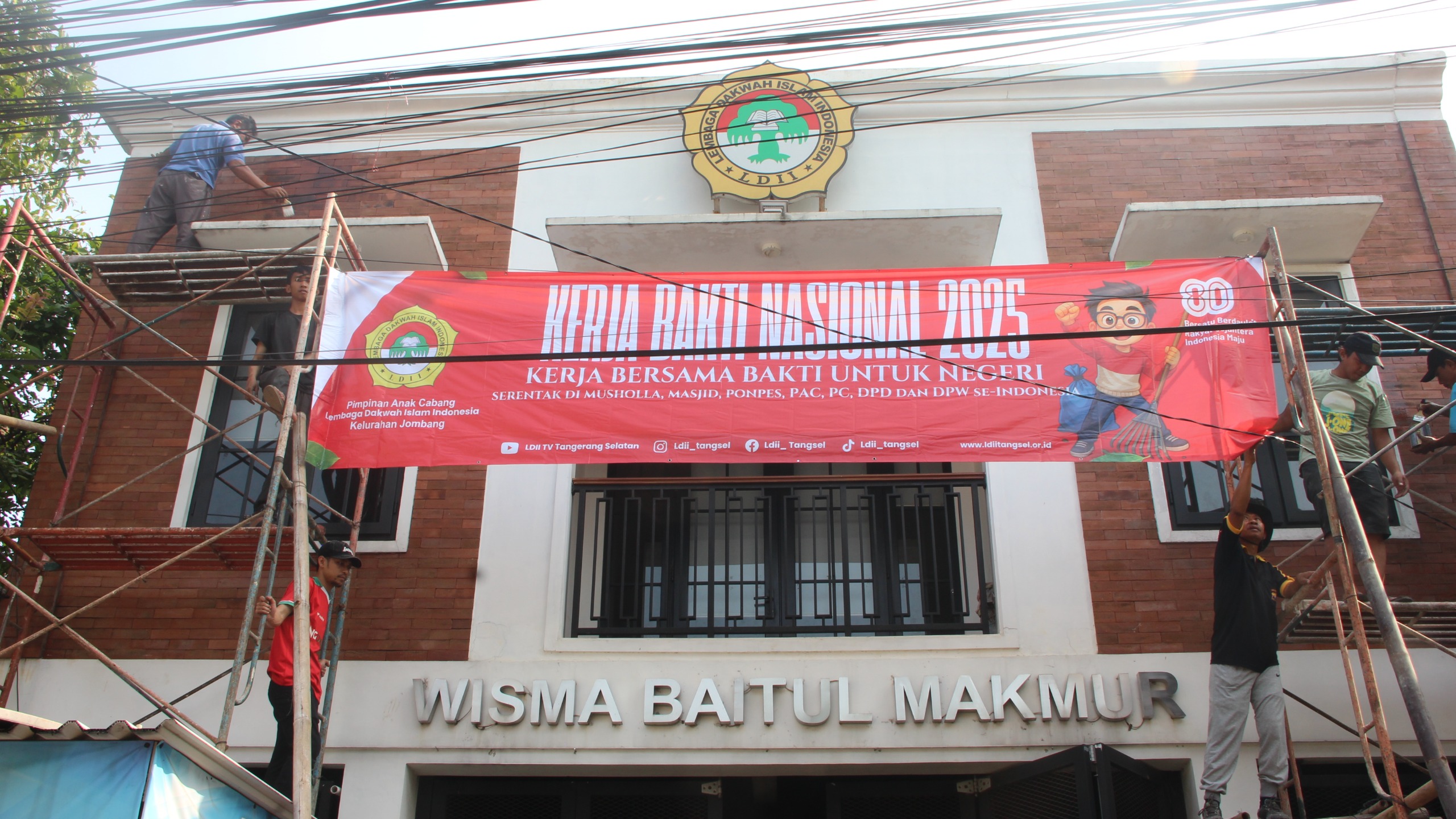 LDII Jombang Gelar Kerja Bakti Meriahkan HUT RI