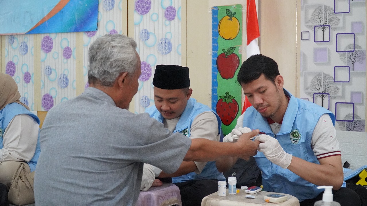 PAC LDII Kelurahan Bambu Apus Gelar Pemeriksaan Kesehatan Gratis untuk Puluhan Lansia